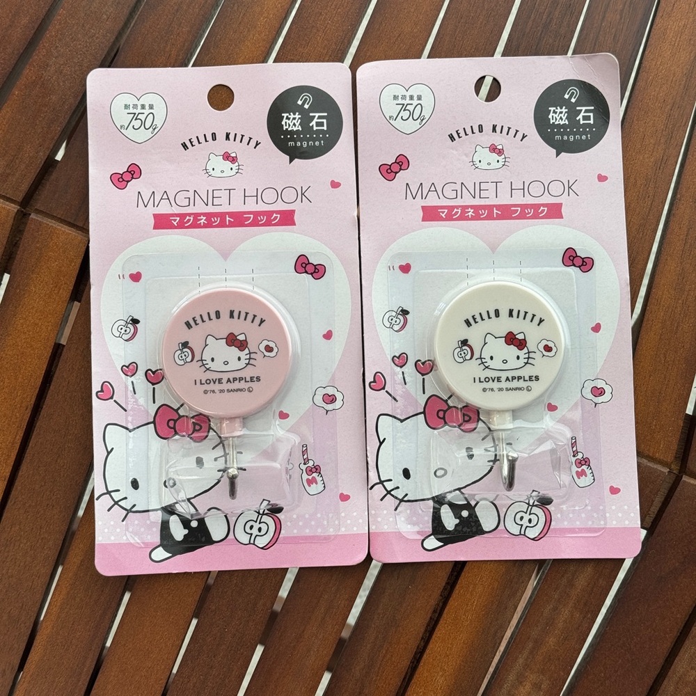 Hello Kitty Magnet Hook Set